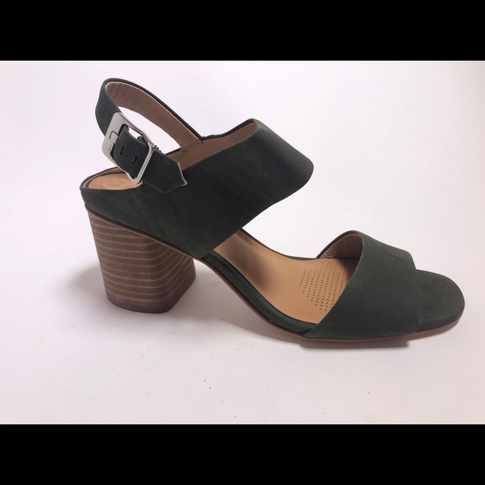 NWT Corso Como green suede heels, size 9